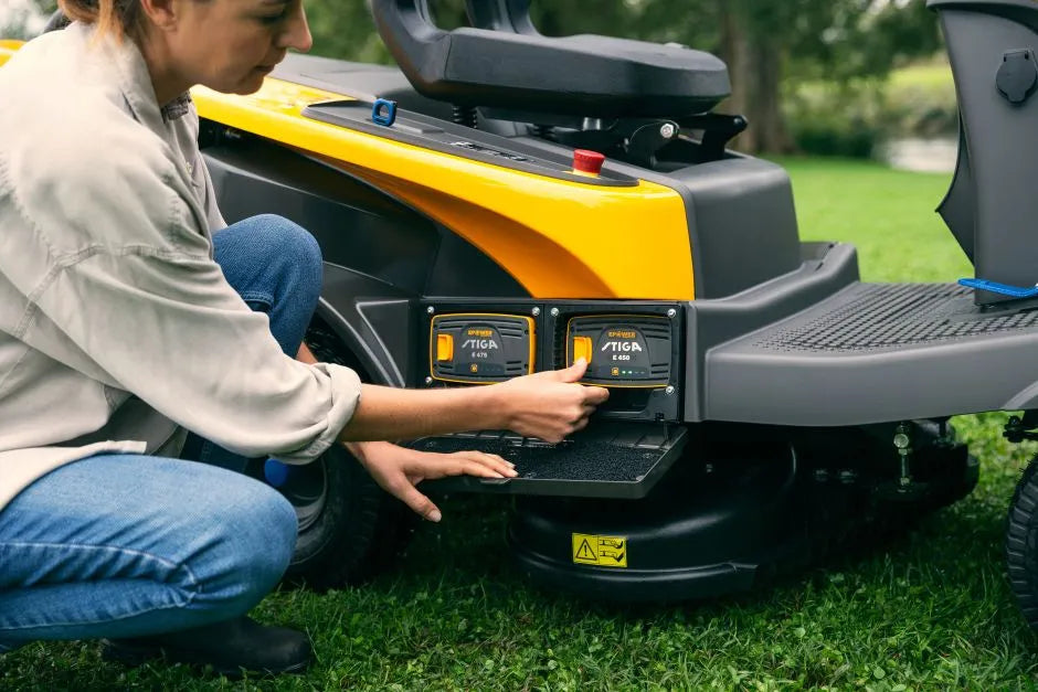 STIGA SWIFT 372e Akku-Rasentraktor