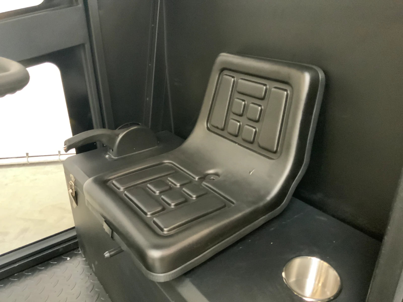 Kremer KRS100 Kehrmaschine mit Kabine