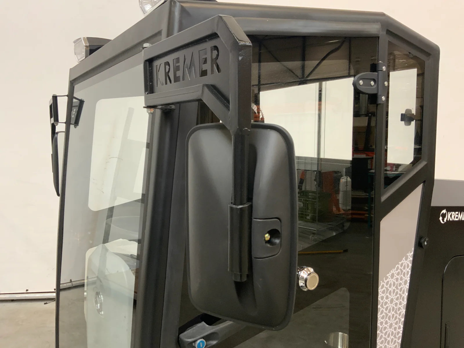 Kremer KRS100 Kehrmaschine mit Kabine