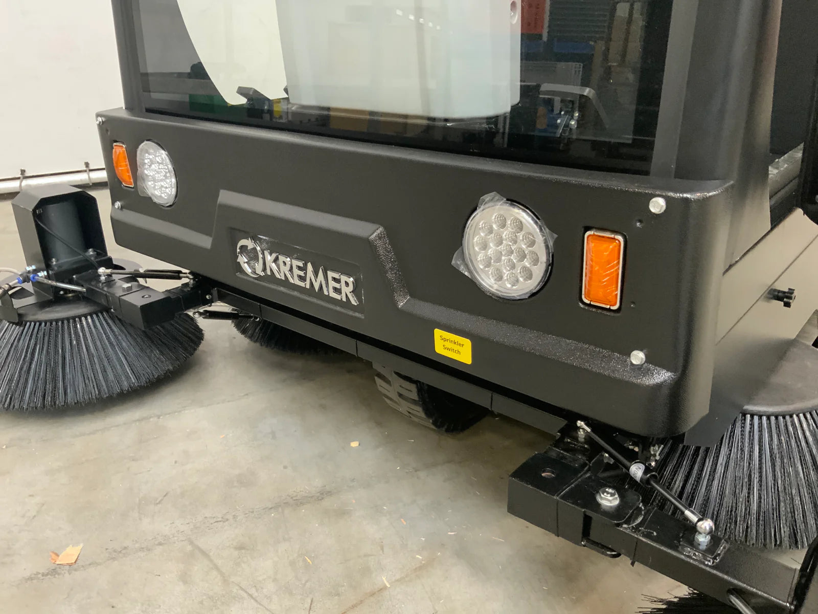 Kremer KRS100 Kehrmaschine mit Kabine