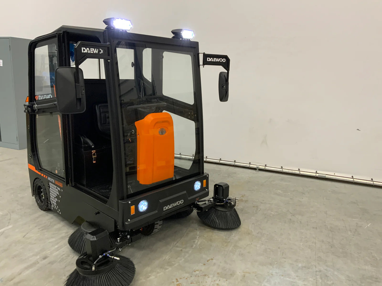 Daewoo DAS100 Kehrmaschine mit Kabine