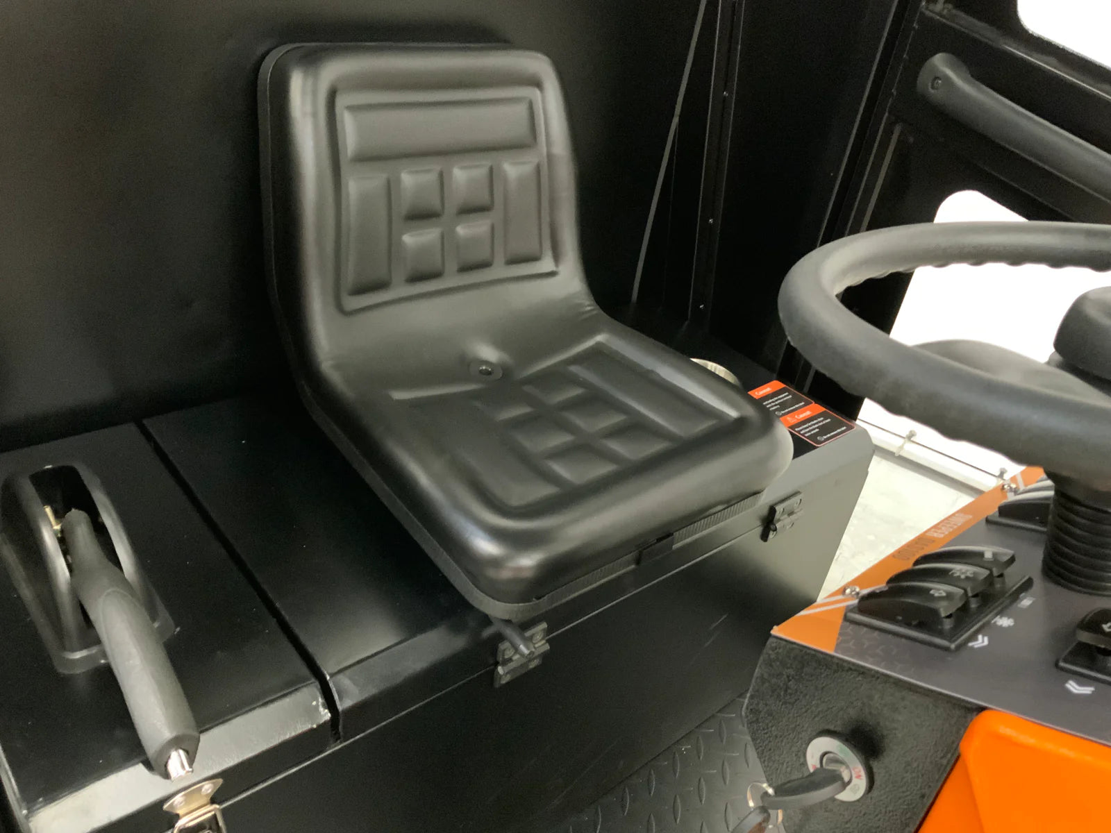 Daewoo DAS100 Kehrmaschine mit Kabine