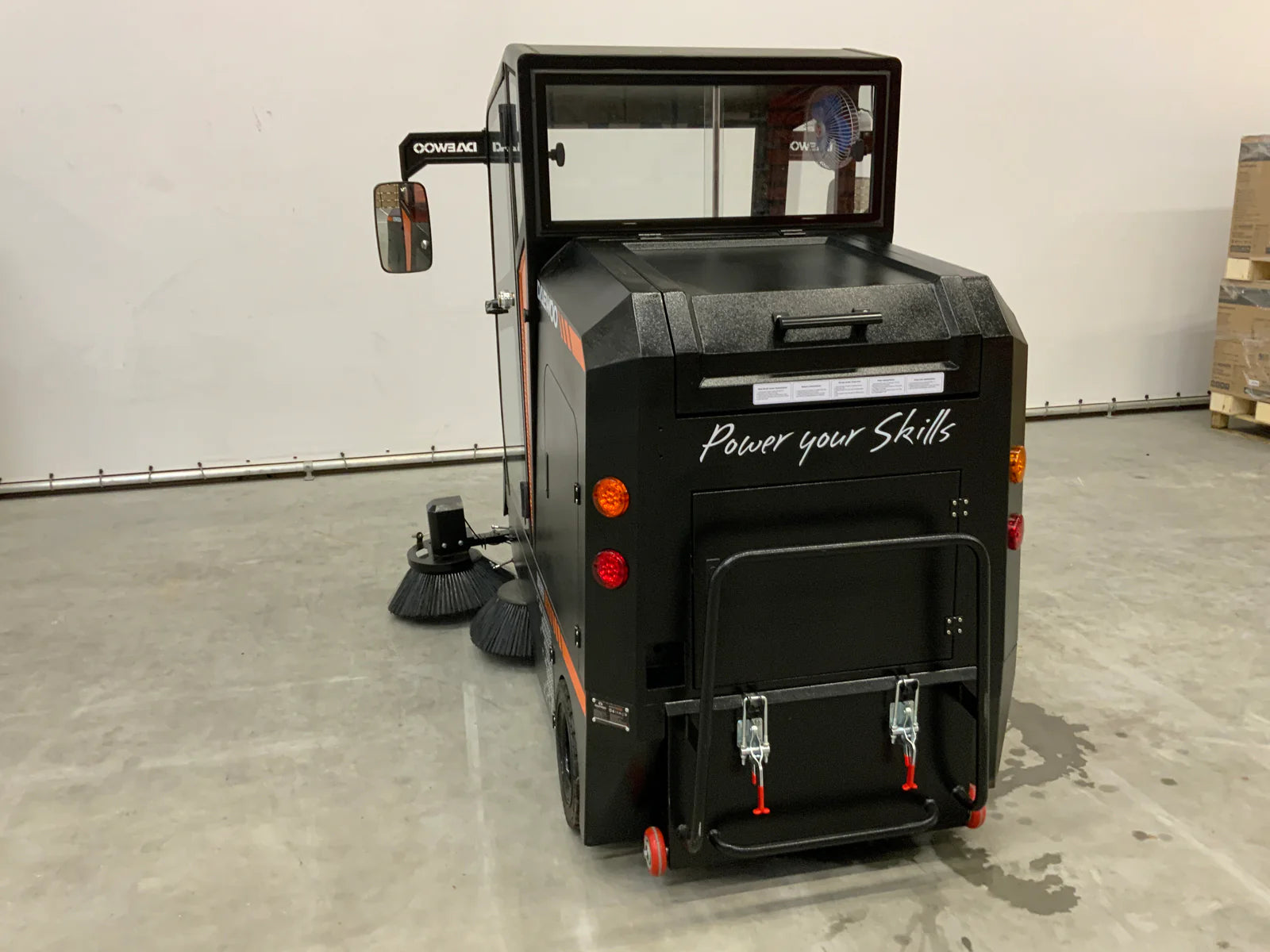 Daewoo DAS100 Kehrmaschine mit Kabine