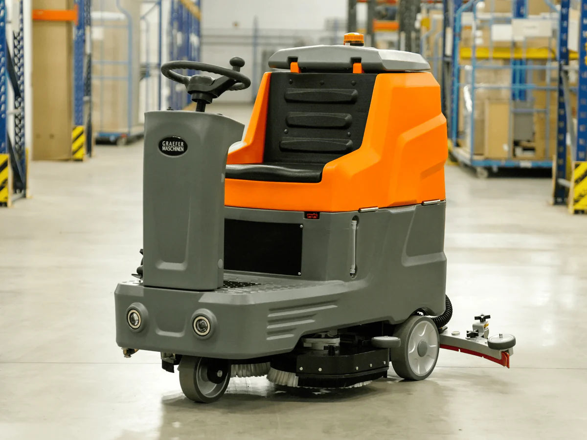 Graefer Aufsitz-Scheuersaugmaschine SM80S-PRO mit Doppelbürste
