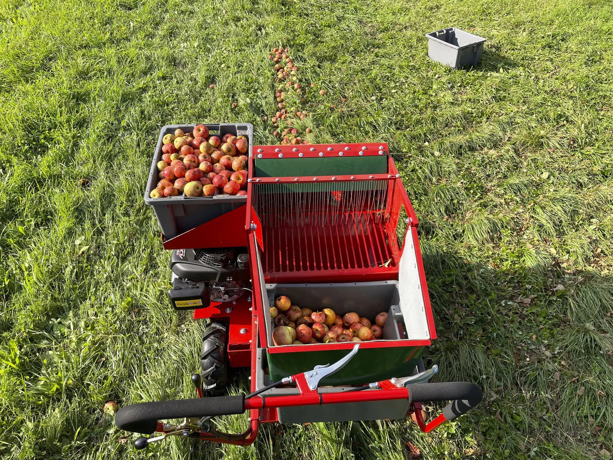 Feucht Obsttechnik Obstauflesemaschine/ Obstaufsammelmaschine OB 50 & OB 70