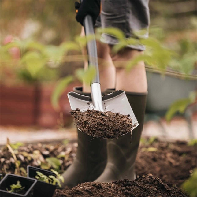 Fiskars Ergonomic Gärtnerspaten rund, grau