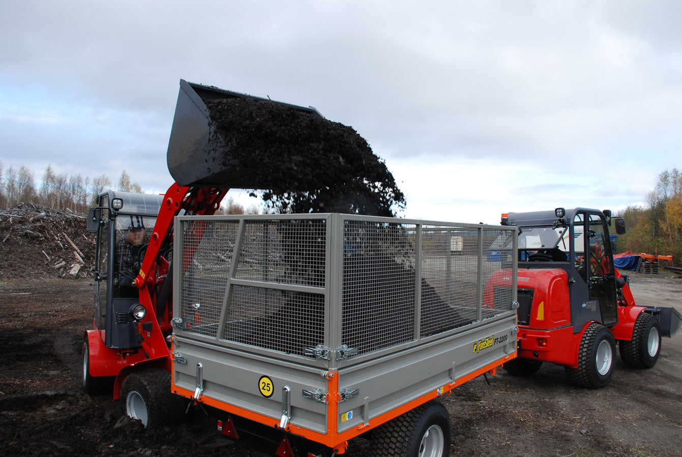 ForeSteel FT-2200 T3 3-Seiten-Kippanhänger