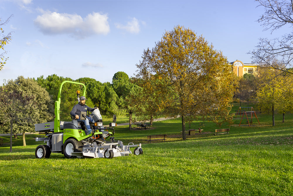 Grillo Aufsitzmäher mit Mähdeck ohne Sammeln FM 2200 Stage5 4WD