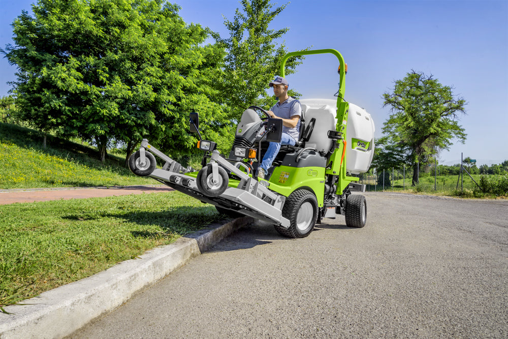 Grillo Aufsitzmäher mit Mähdeck und Sammeln FD 2200 Stage5 4WD