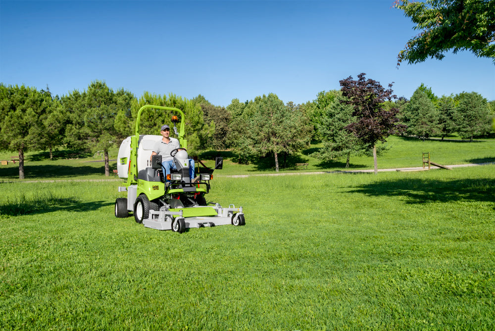 Grillo Aufsitzmäher mit Mähdeck und Sammeln FD 2200 Stage5 4WD