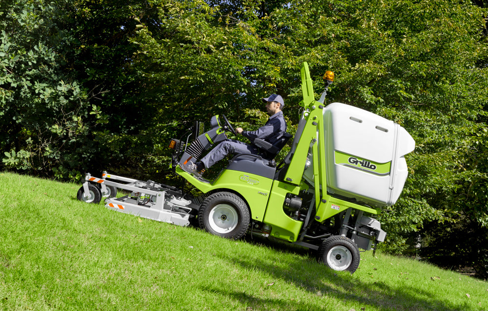 Grillo Aufsitzmäher mit Mähdeck und Sammeln FD 2200TS Stage5 4WD