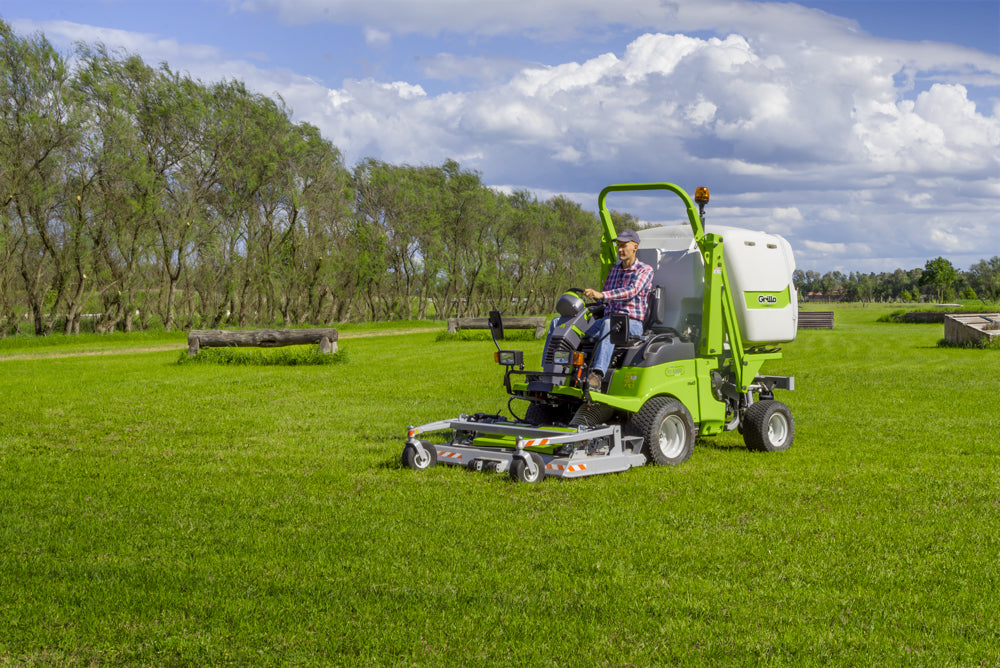 Grillo Aufsitzmäher mit Mähdeck und Sammeln FD 2200TS Stage5 4WD