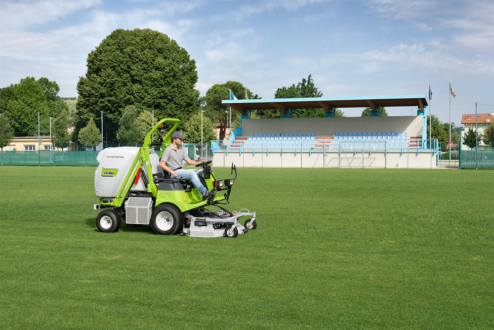 Grillo Aufsitzmäher mit Mähdeck FD 900 4WD