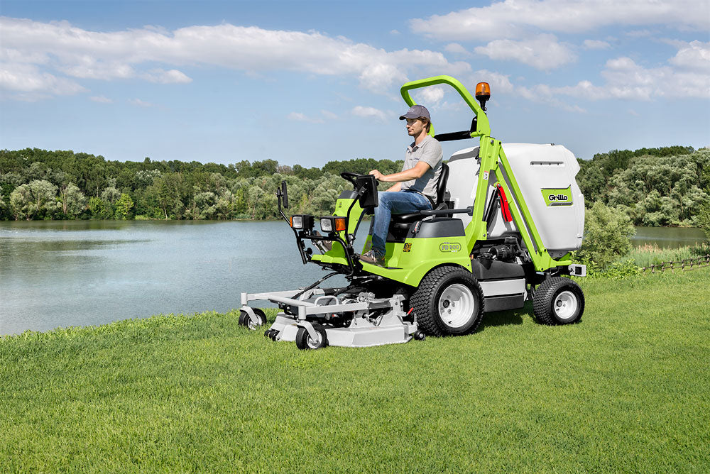 Grillo Aufsitzmäher mit Mähdeck FD 900 4WD