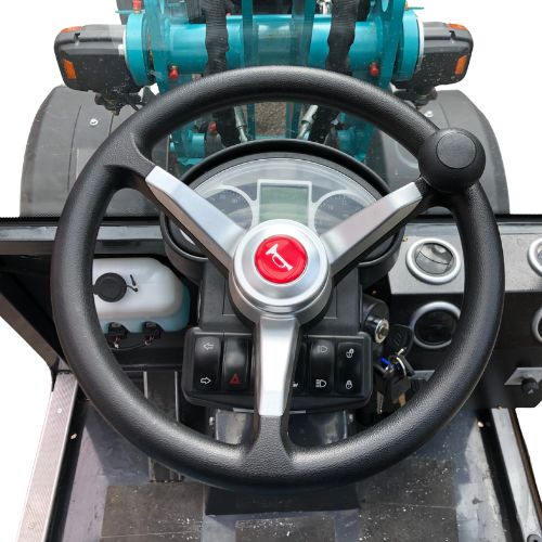 Akrotect Hoflader AK 808 mit Kabine