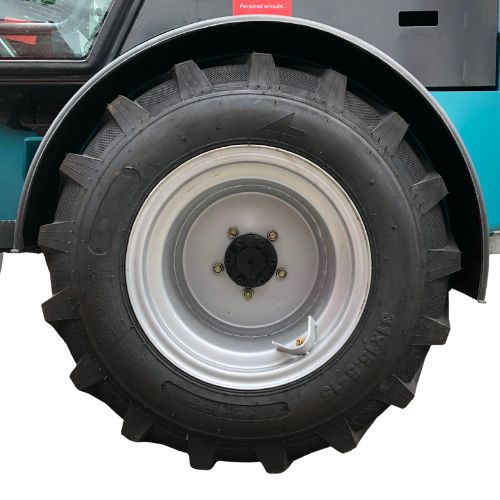 Akrotect Hoflader AK 808 mit Kabine