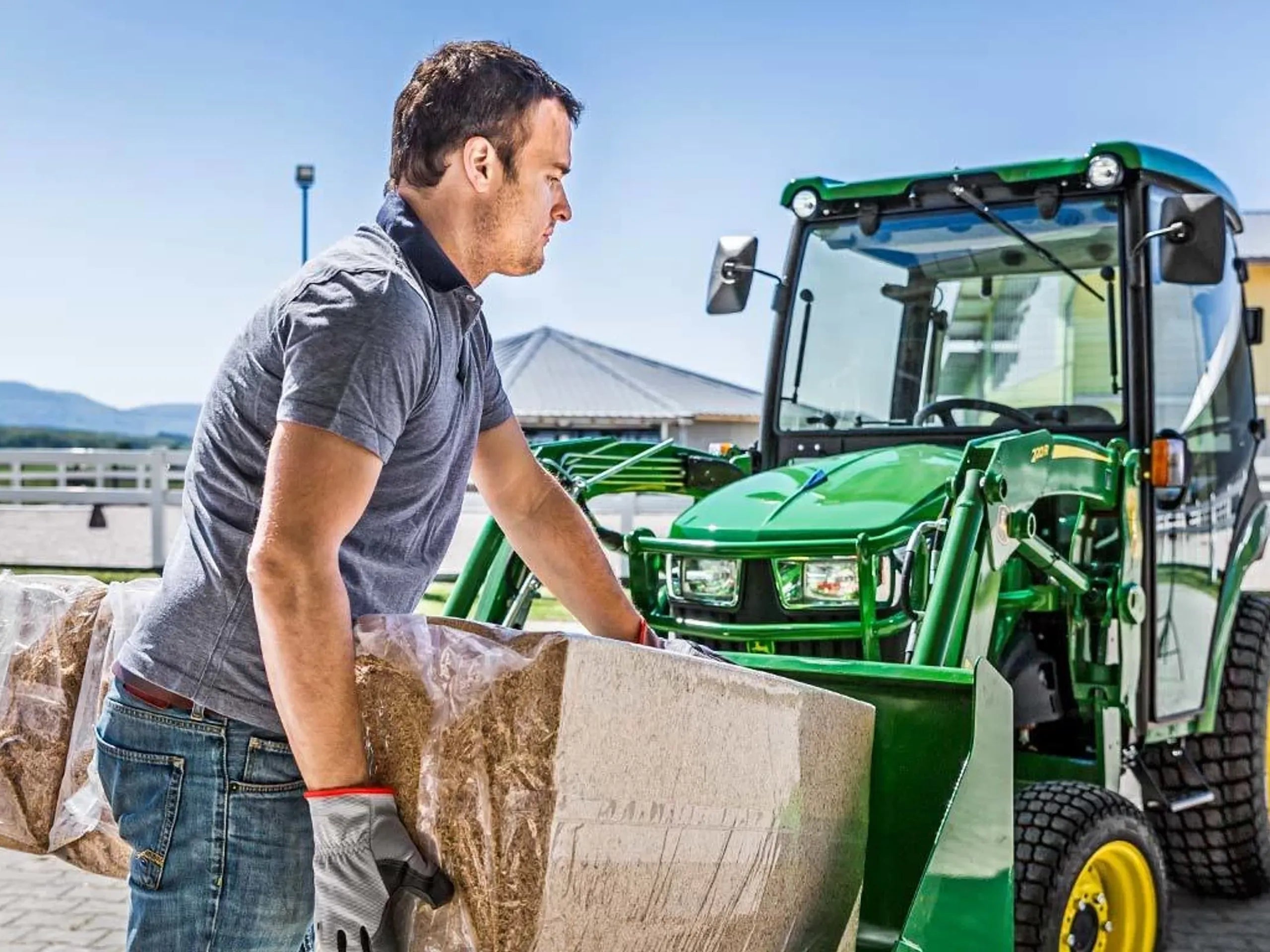 John Deere Kompakttraktor 2032R
