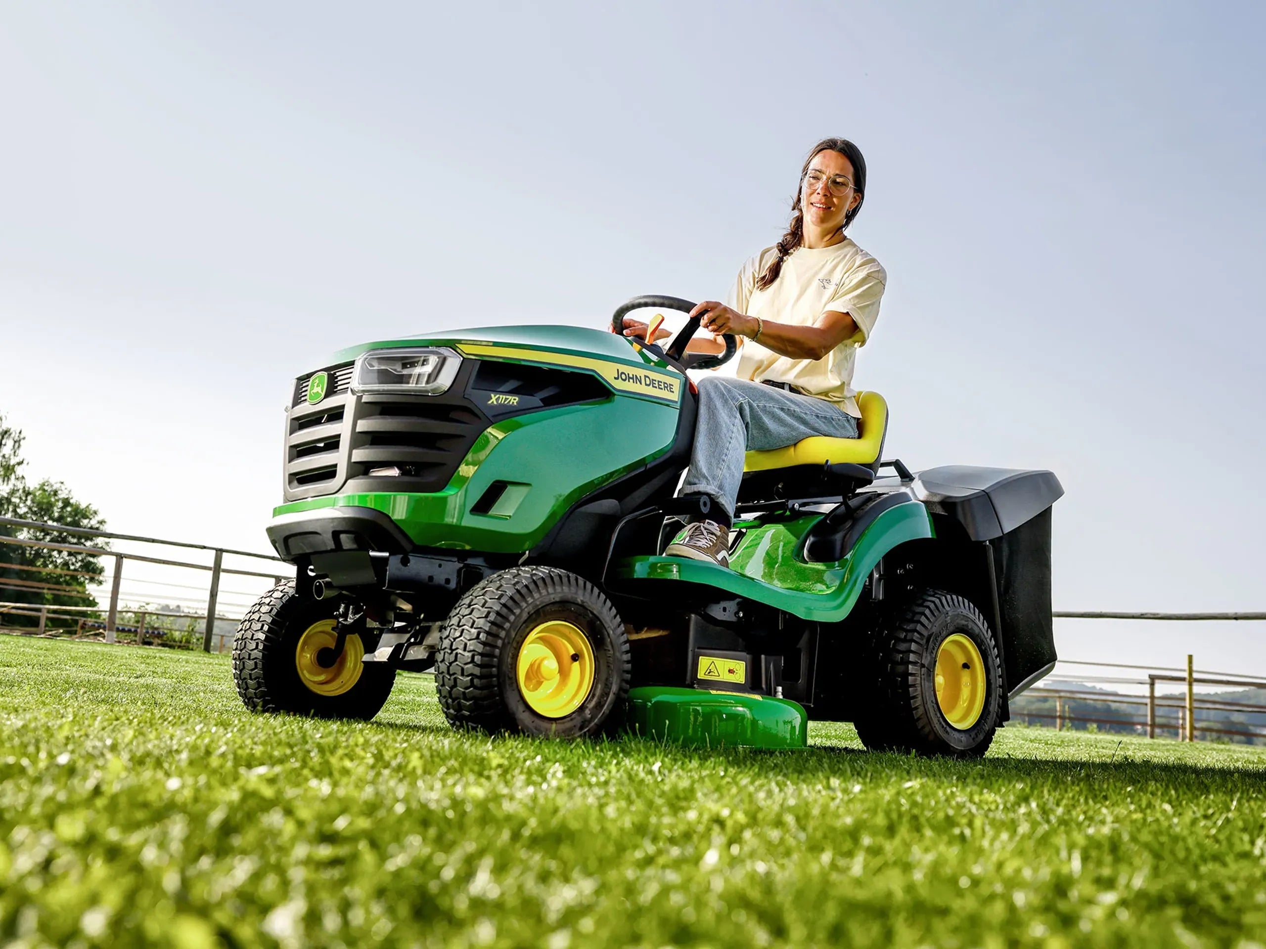 John Deere Rasentraktor X117R
