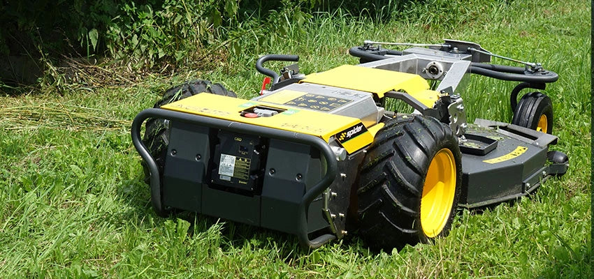 Spider E ZERO vollelektrischer Großflächenmäher, Solarpark Pflege