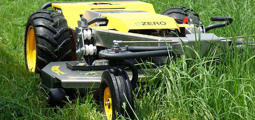 Spider E ZERO vollelektrischer Großflächenmäher, Solarpark Pflege