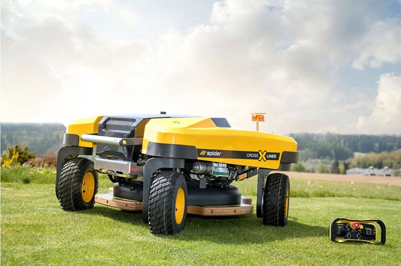 Spider E-CROSS LINER vollelektrischer Großflächenmäher ohne Seilwinde mit Schleuderwendung