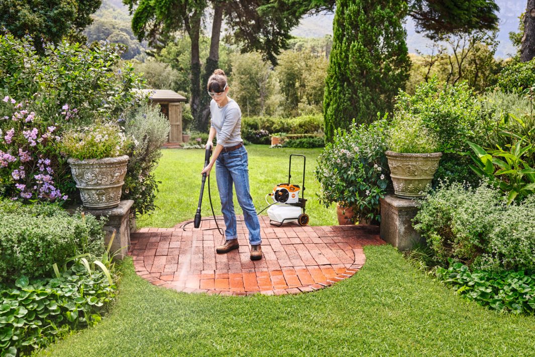 Stihl Fahrwagen mit Wassertank