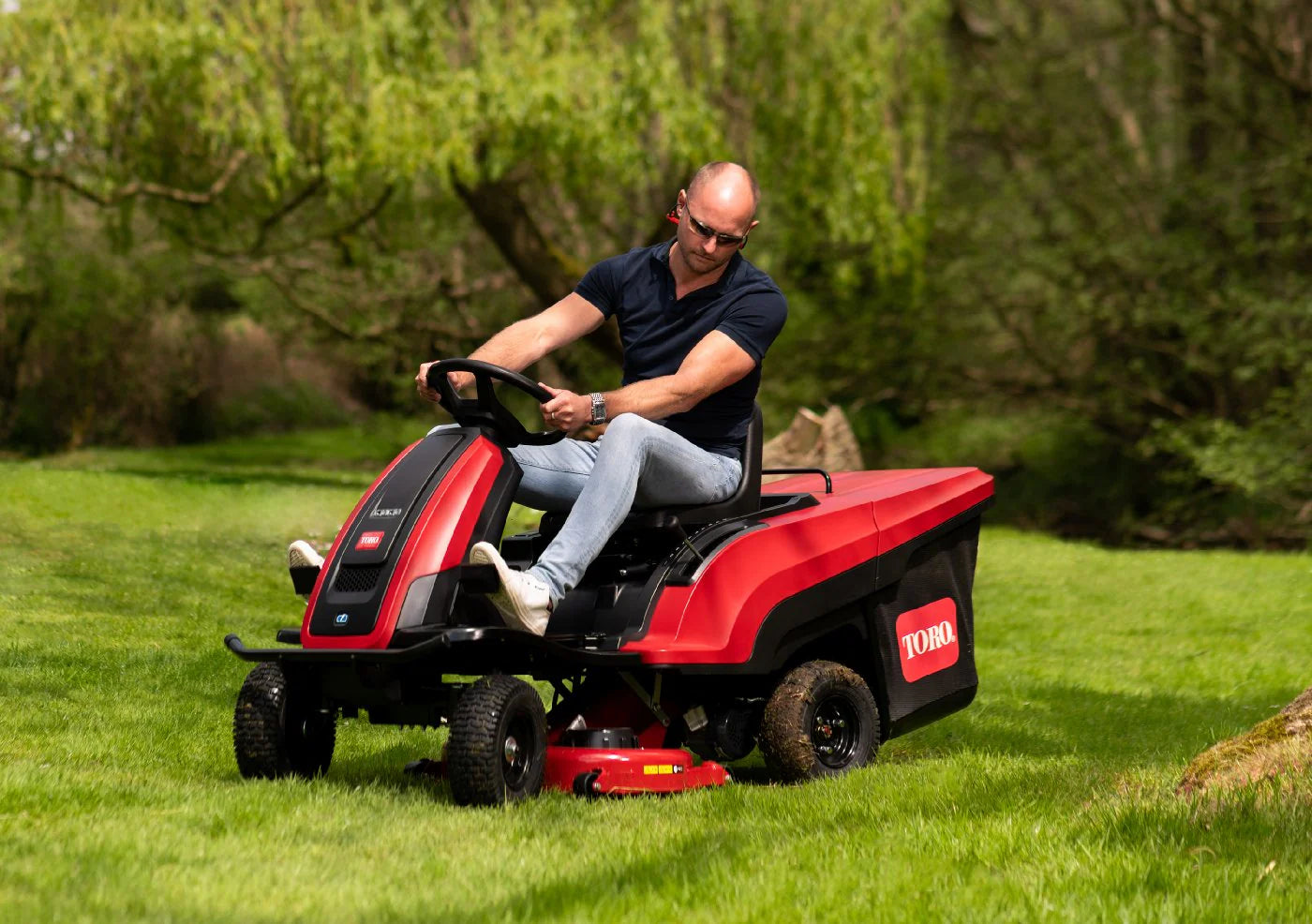 Toro Akku-Rasentraktor eS3200DC - Modell 2025