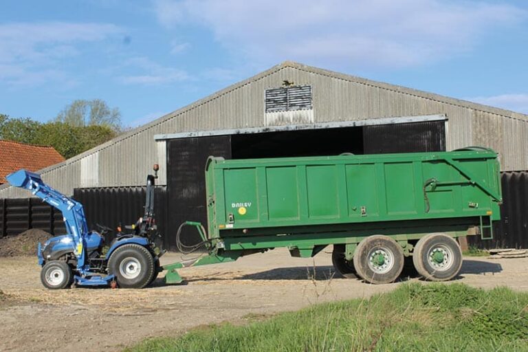 Solis Traktor 26 mit Seitenschaltung