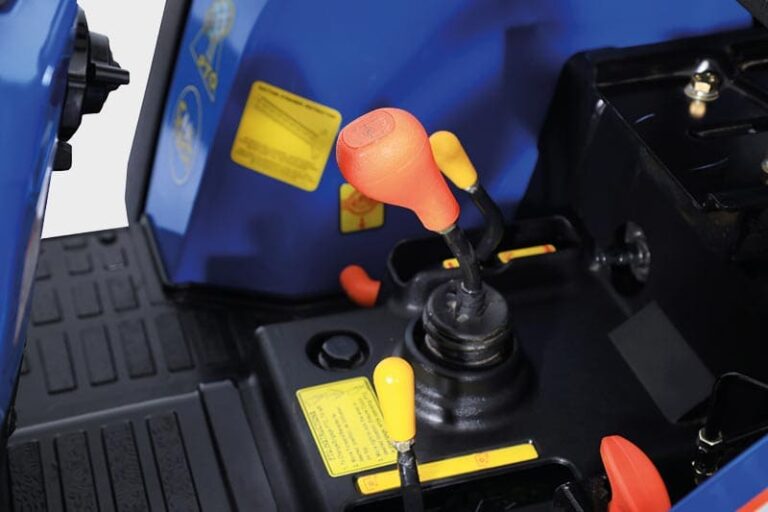 Solis Traktor 26 mit Seitenschaltung