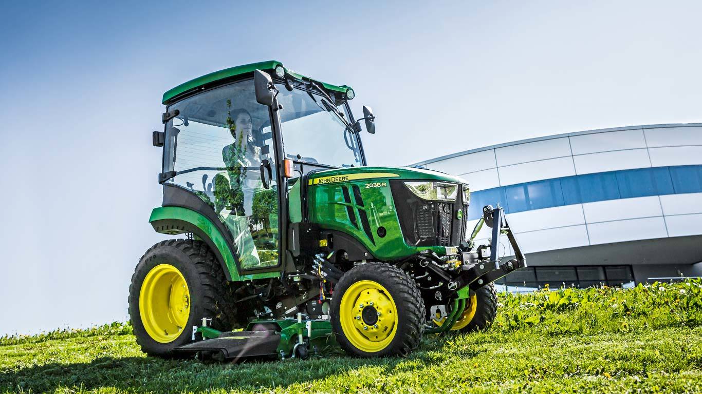 John Deere Kompakttraktor 2038R