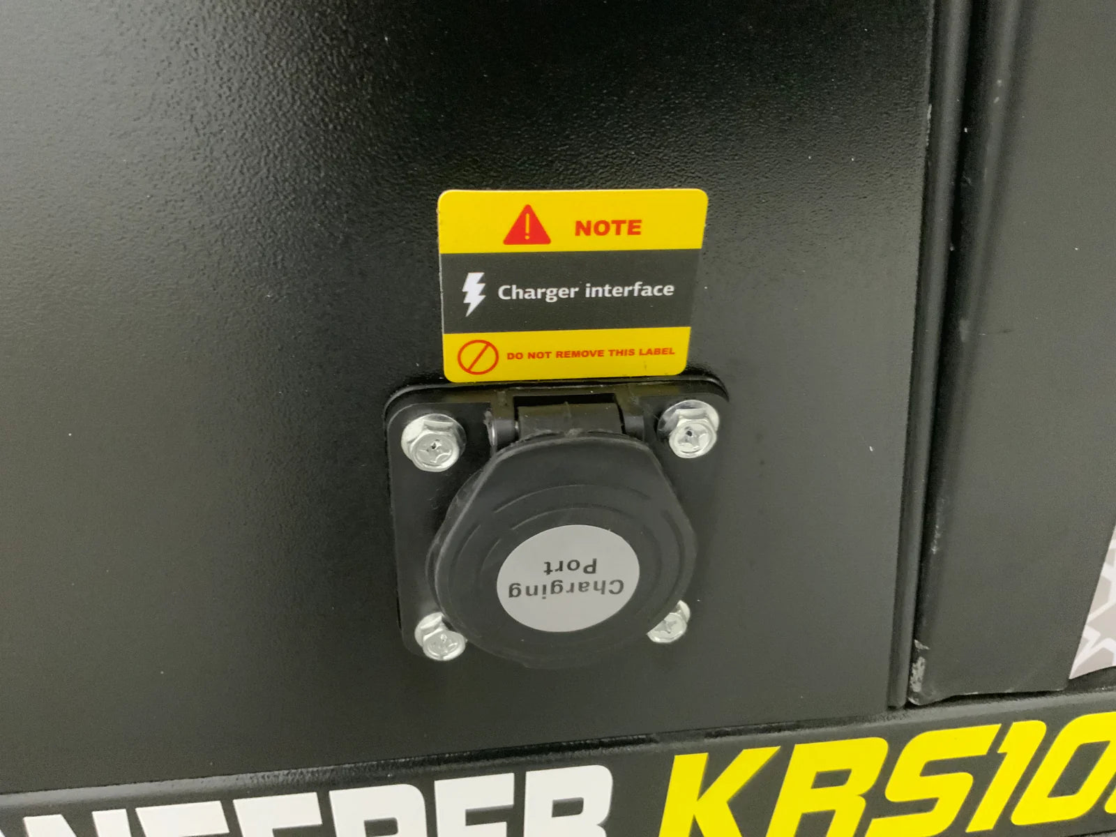 Kremer KRS100 Kehrmaschine mit Kabine