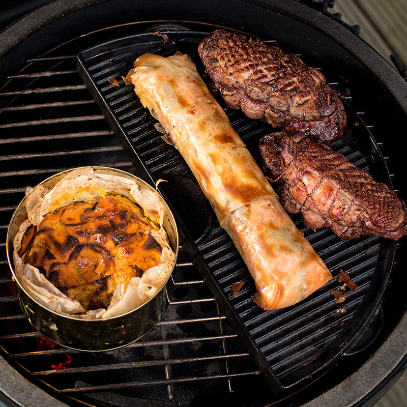 Big Green Egg Halbrunde Grillplatte aus Gusseisen