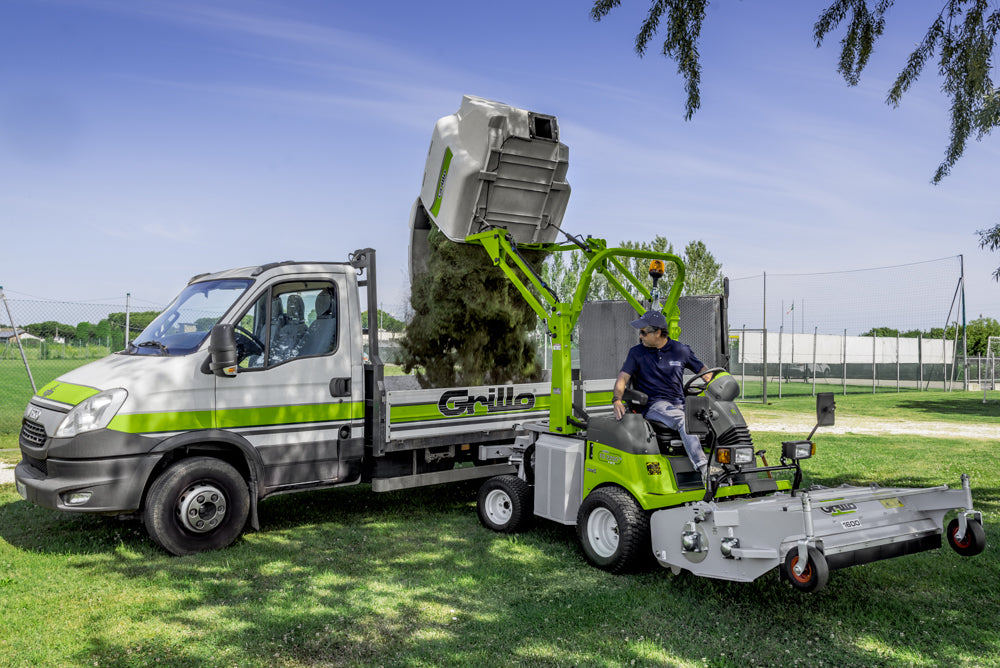 Grillo Aufsitzmäher mit Mähdeck und Sammeln FD 2200TS Stage5 4WD