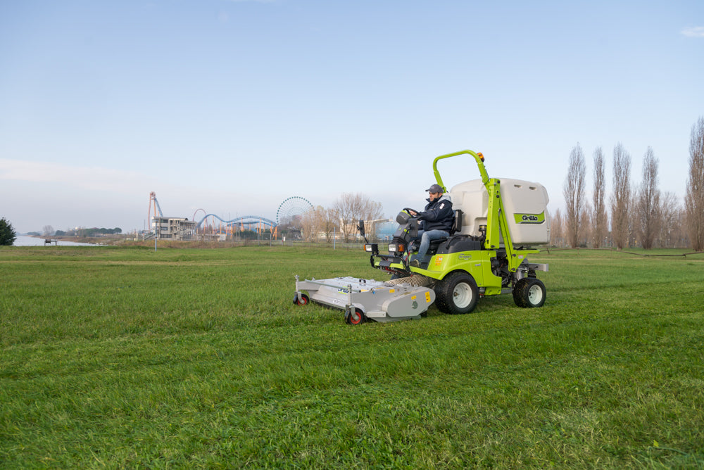 Grillo Aufsitzmäher mit Mähdeck und Sammeln FD 2200TS Stage5 4WD
