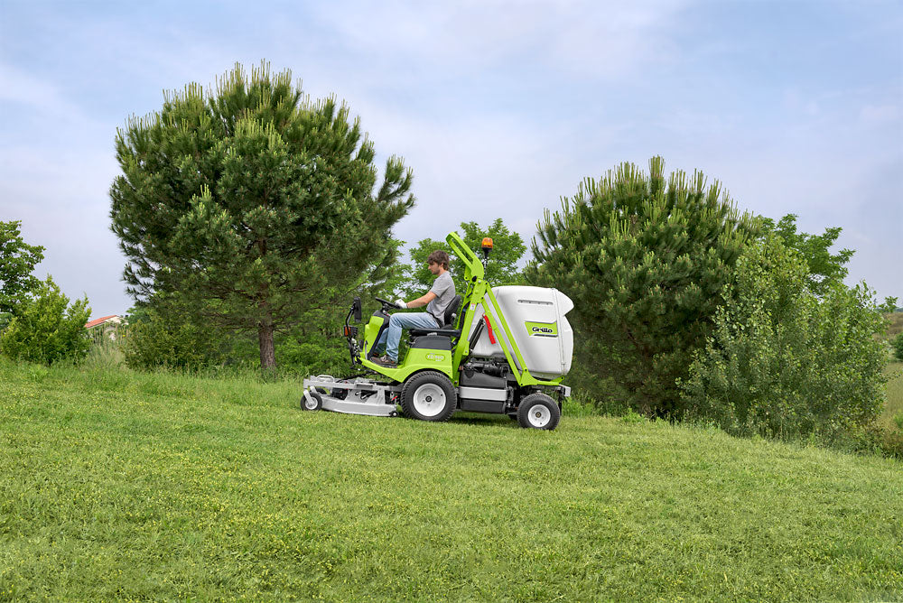 Grillo Aufsitzmäher mit Mähdeck FD 900 4WD
