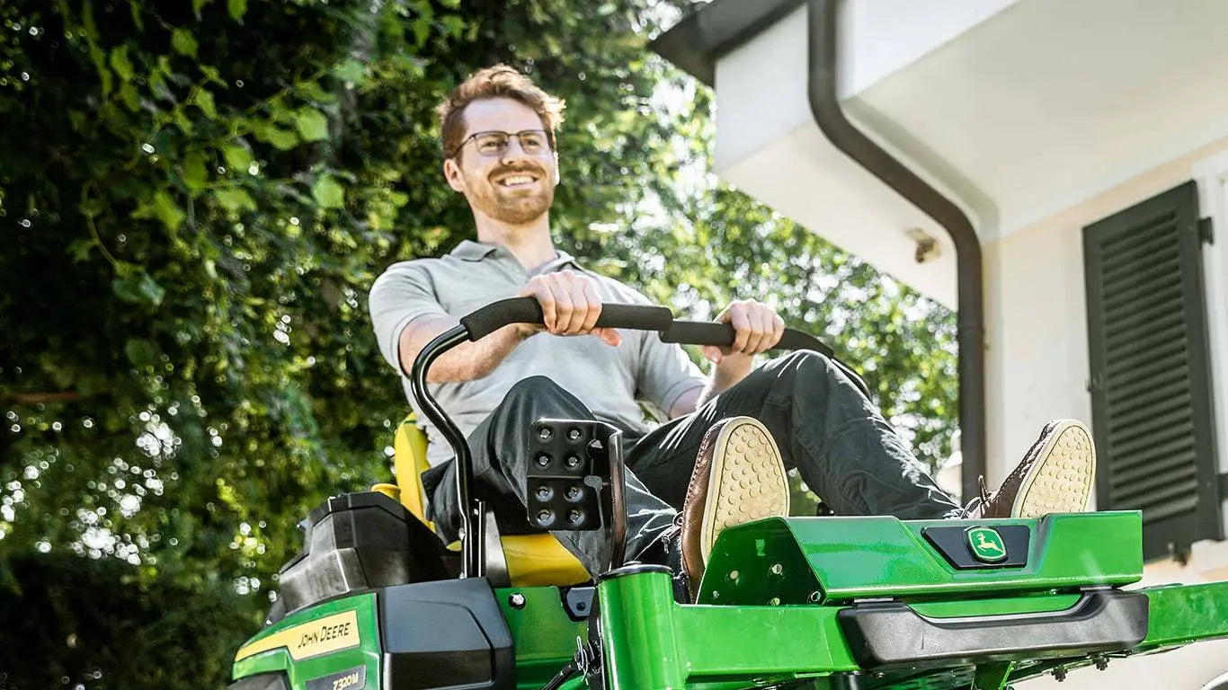 John Deere ZTrak Nullwenderaduismäher Z320M