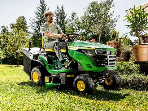 John Deere Rasentraktor X147R