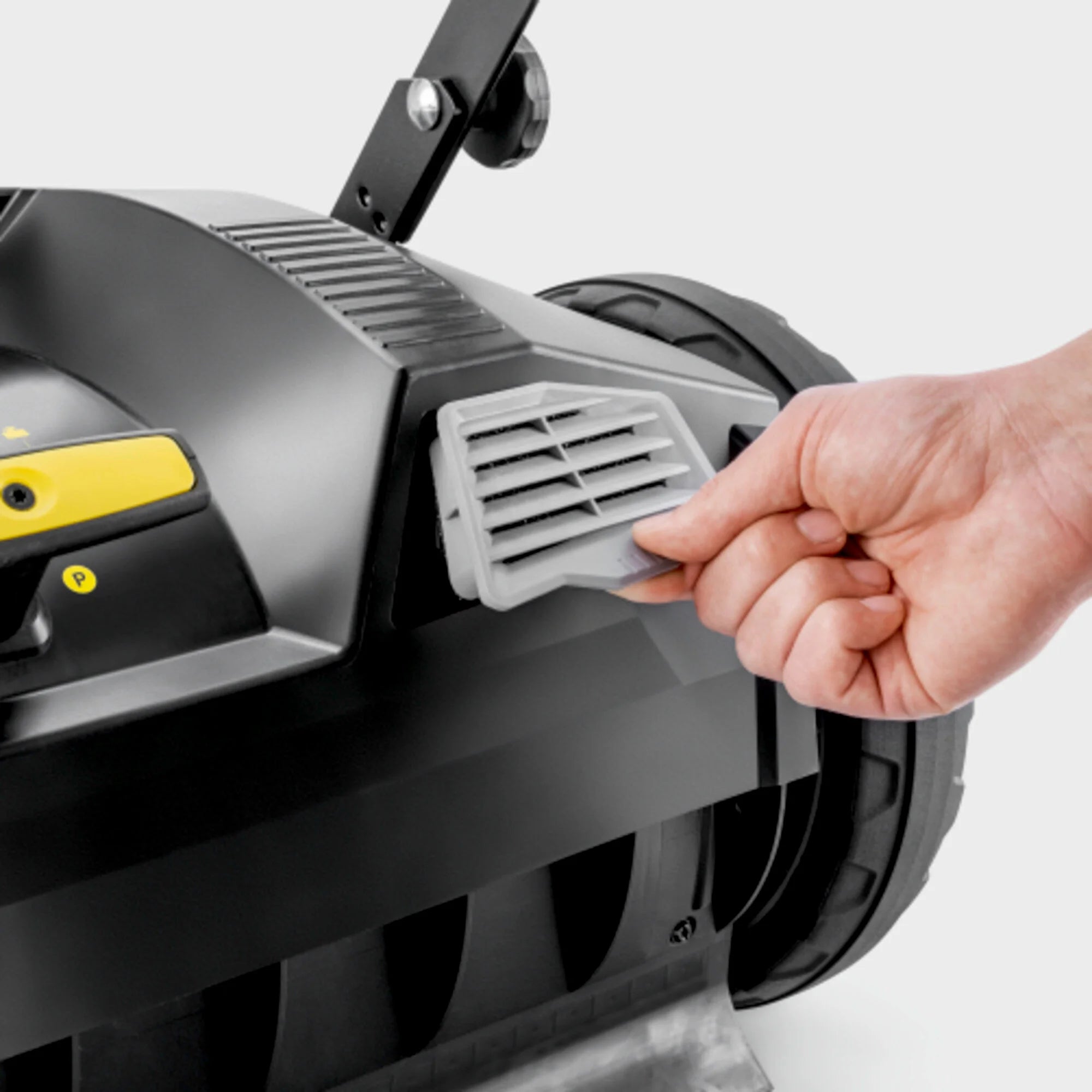 Kaercher-KM-7020-C-Handgefuehrte-Kehr-Kehrsaugmaschinen6