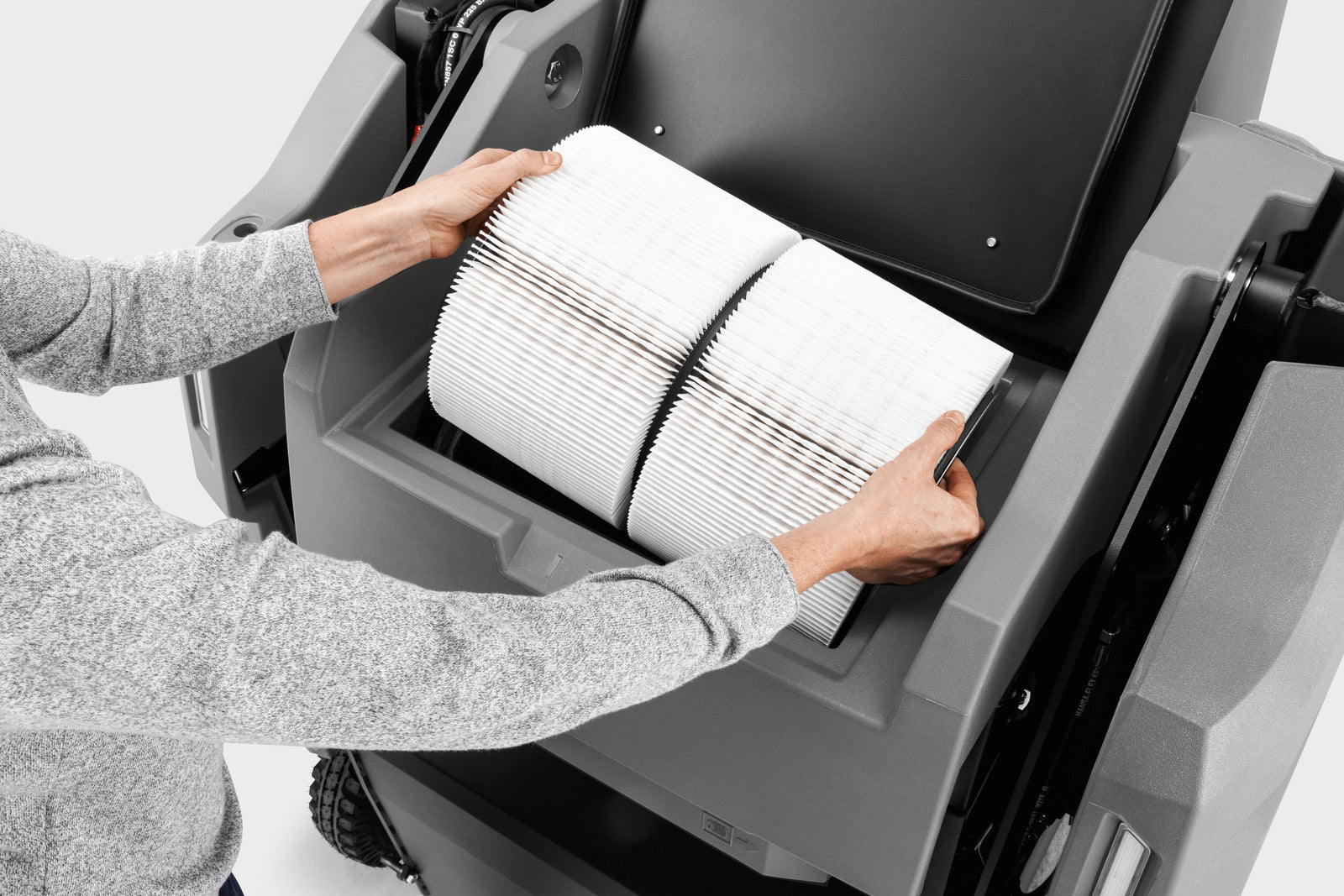 KaercherKM100120RBpPack160AhLi_FCAufsitz-Kehrsaugmaschinen3