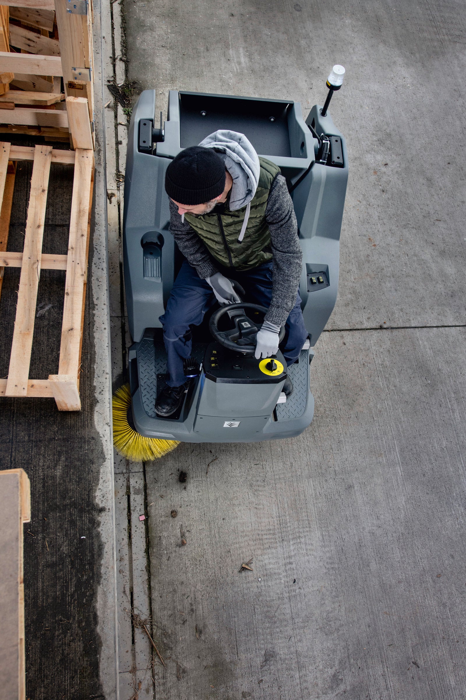 KaercherKM100120RBpPack160AhLi_FCAufsitz-Kehrsaugmaschinen5