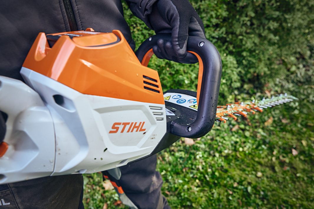 Stihl Akku-Heckenschere HSA 100 mit Akku AP20