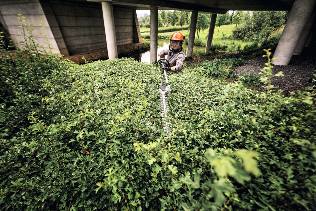 Stihl Akku-Heckenschneider HLA 140 B ohne Akku und Ladegerät