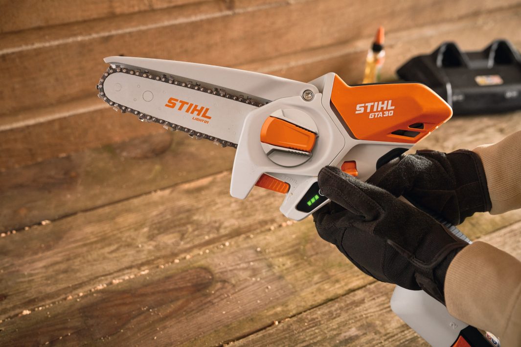 Stihl GTA 30 Akku-Gehölzschneider mit 2x Akku AS 2 und Ladegerät AL 5-2